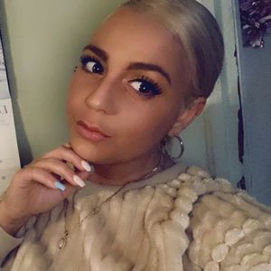 Meet your Posher, Alyssa